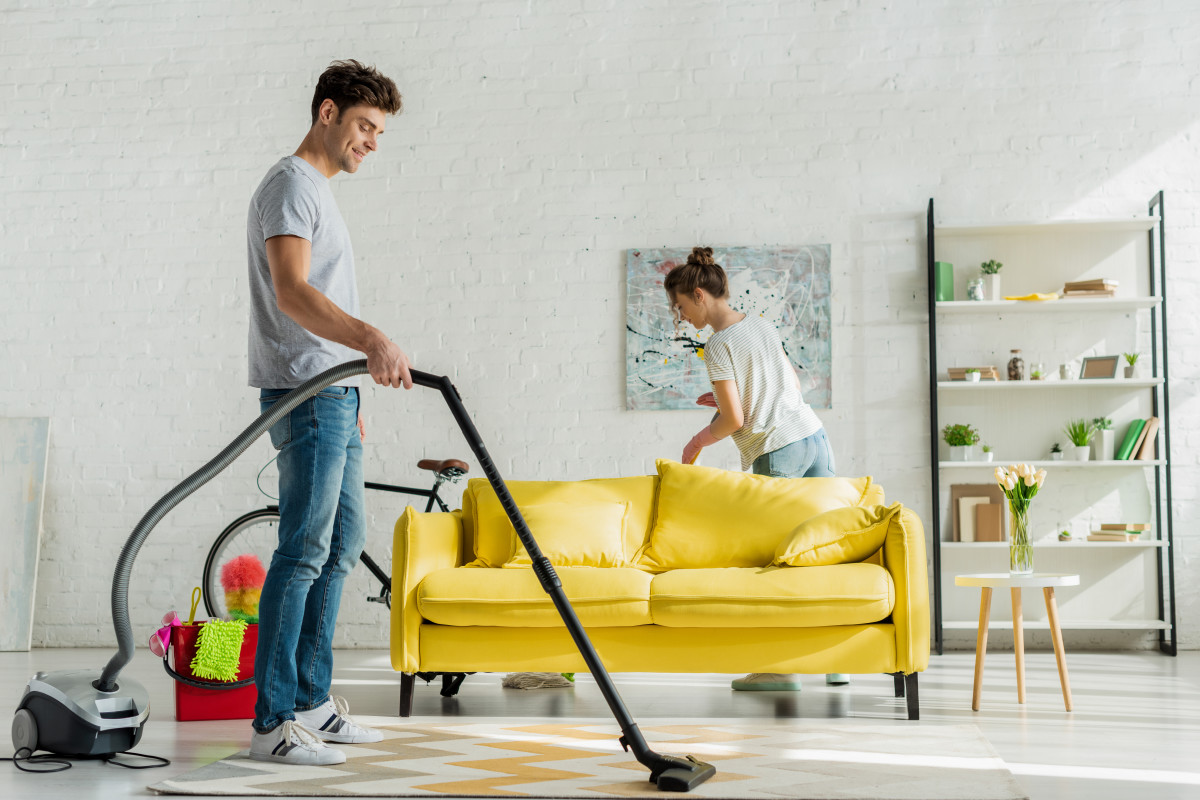 Karaisalı Bayan Temizlikçi